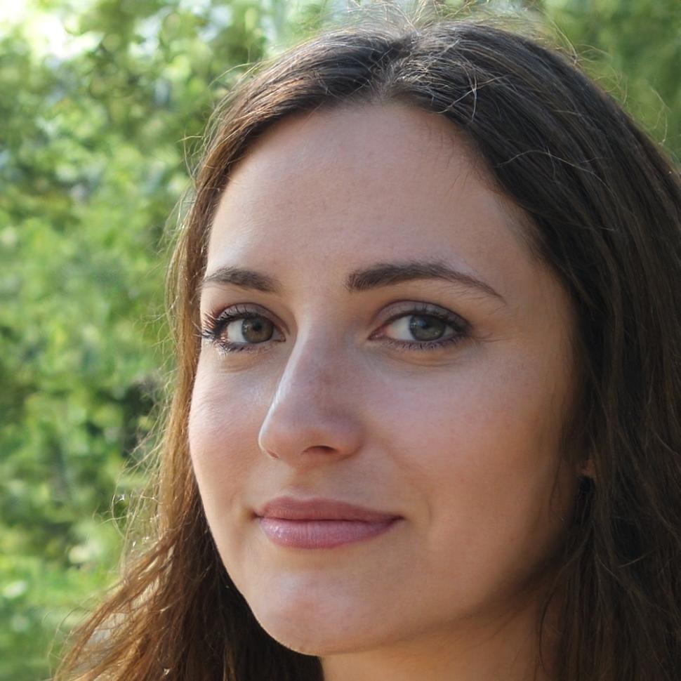 Dr. Marie Dubois, Directrice de Recherche naluxarvion